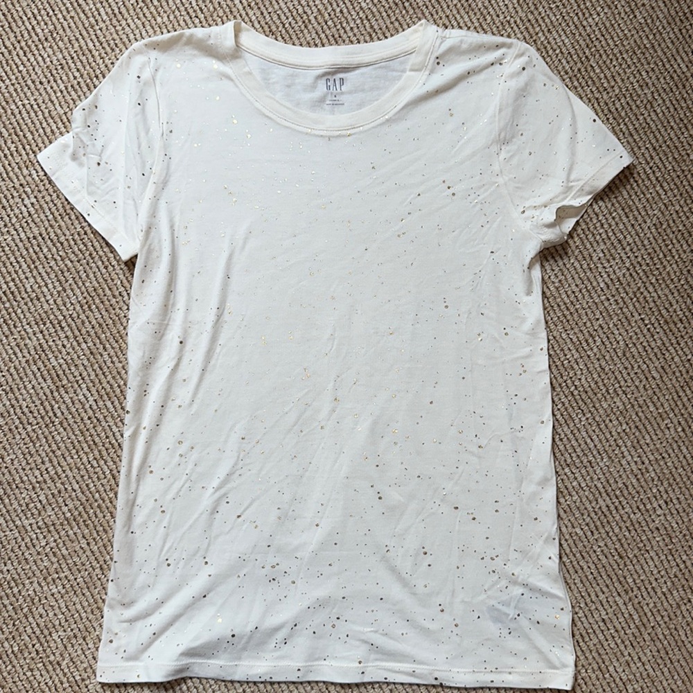 NWOT Gap favorite t shirt size small off white with gold sparkles